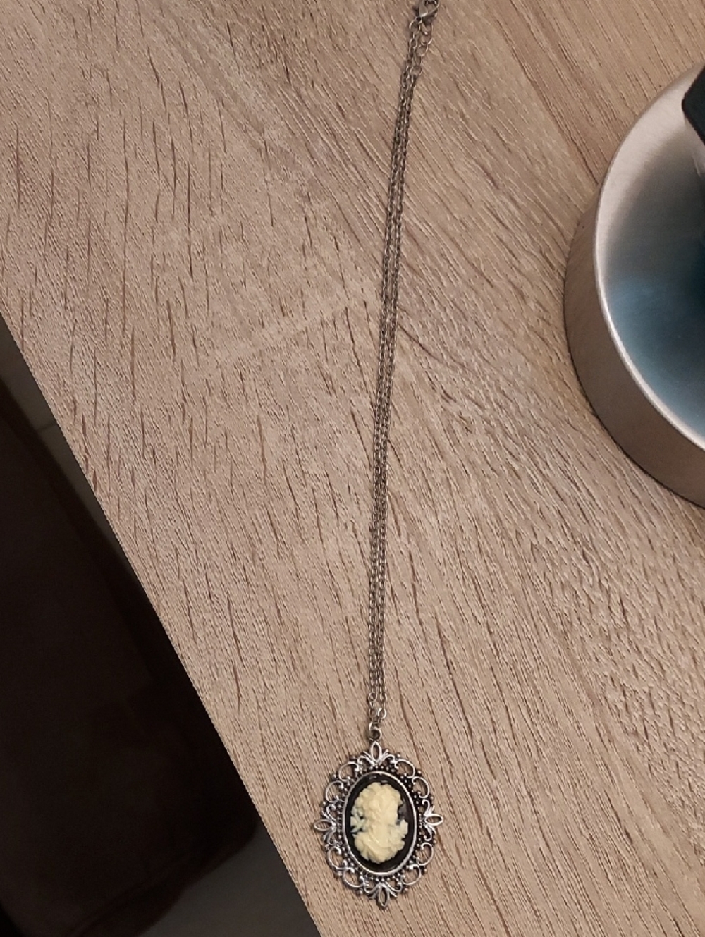 Vintage-Style Cameo Pendant Necklace in Cream and Black